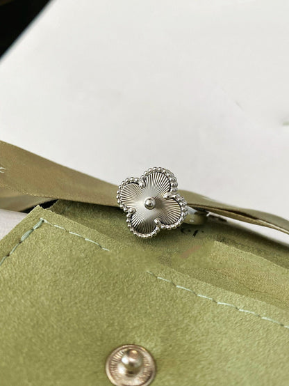 [Olivia JW]CLOVER SILVER RING
