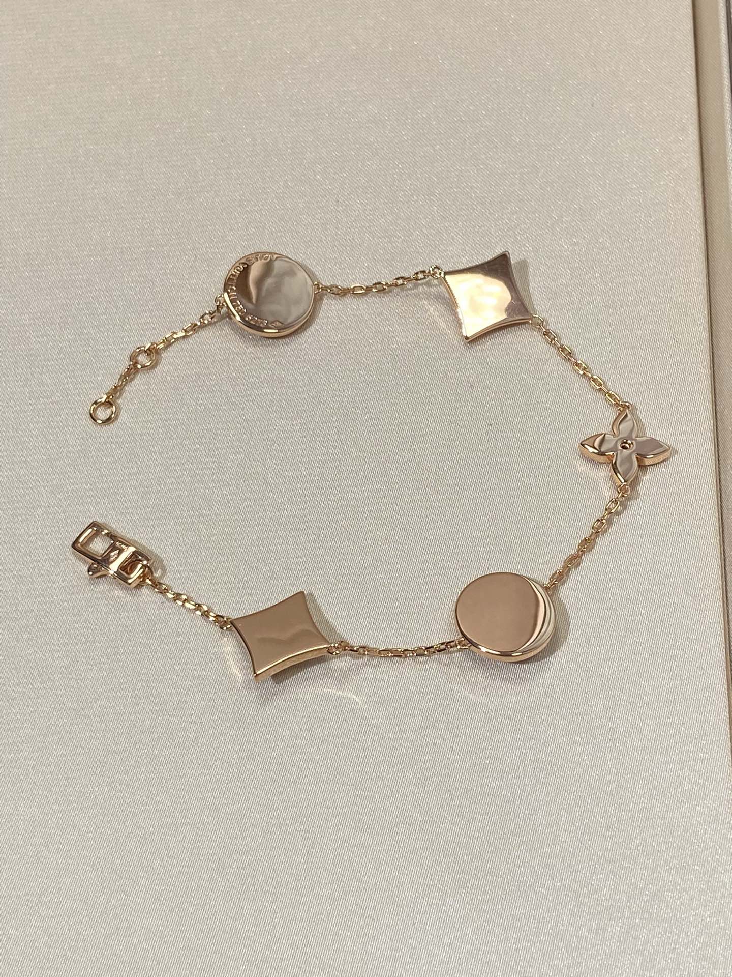 [Olivia JW]STAR AND SUN 5 MOTIF MOP PINK GOLD BRACELET