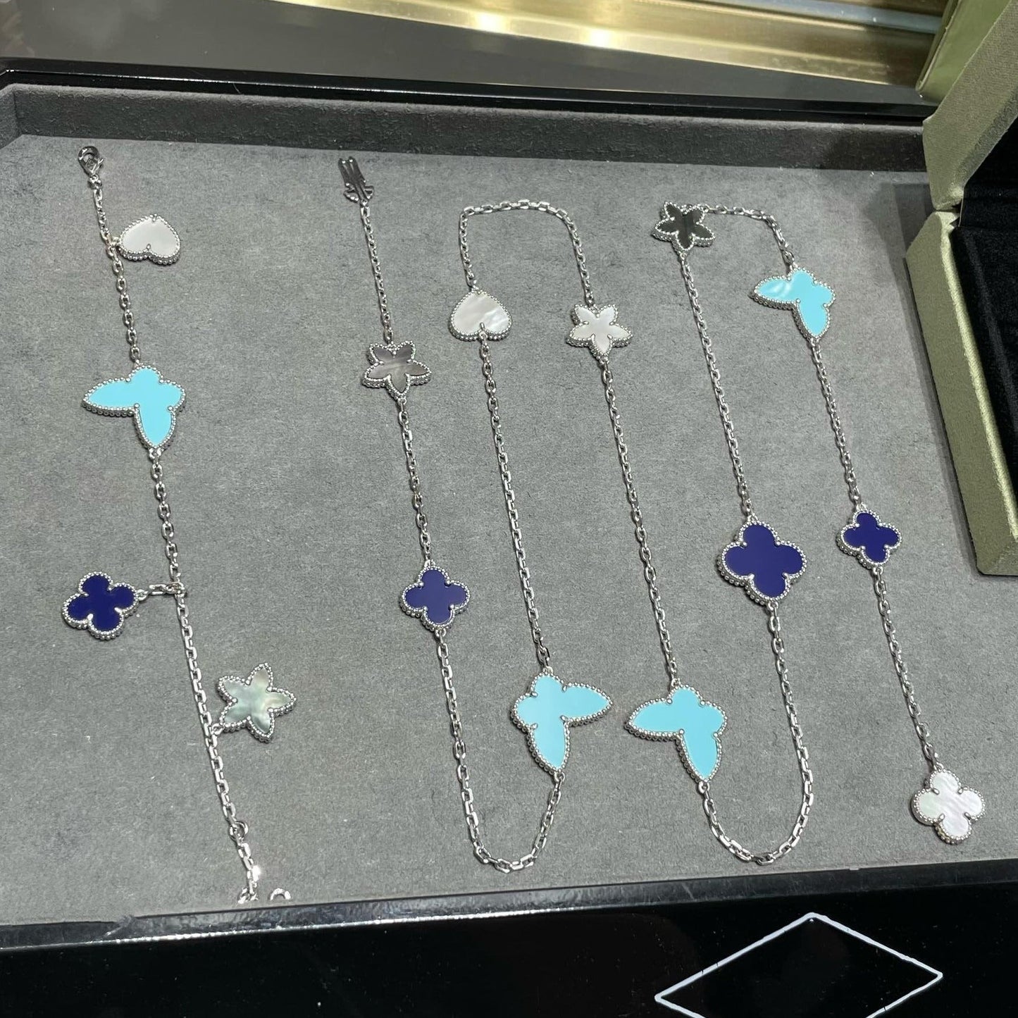 [Olivia JW]LUCKY CLOVER SILVER 11 MOTIF NECKLACE