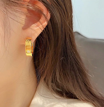 [Olivia JW]LOVE 5.5MM 1 DIAMOND EARRINGS