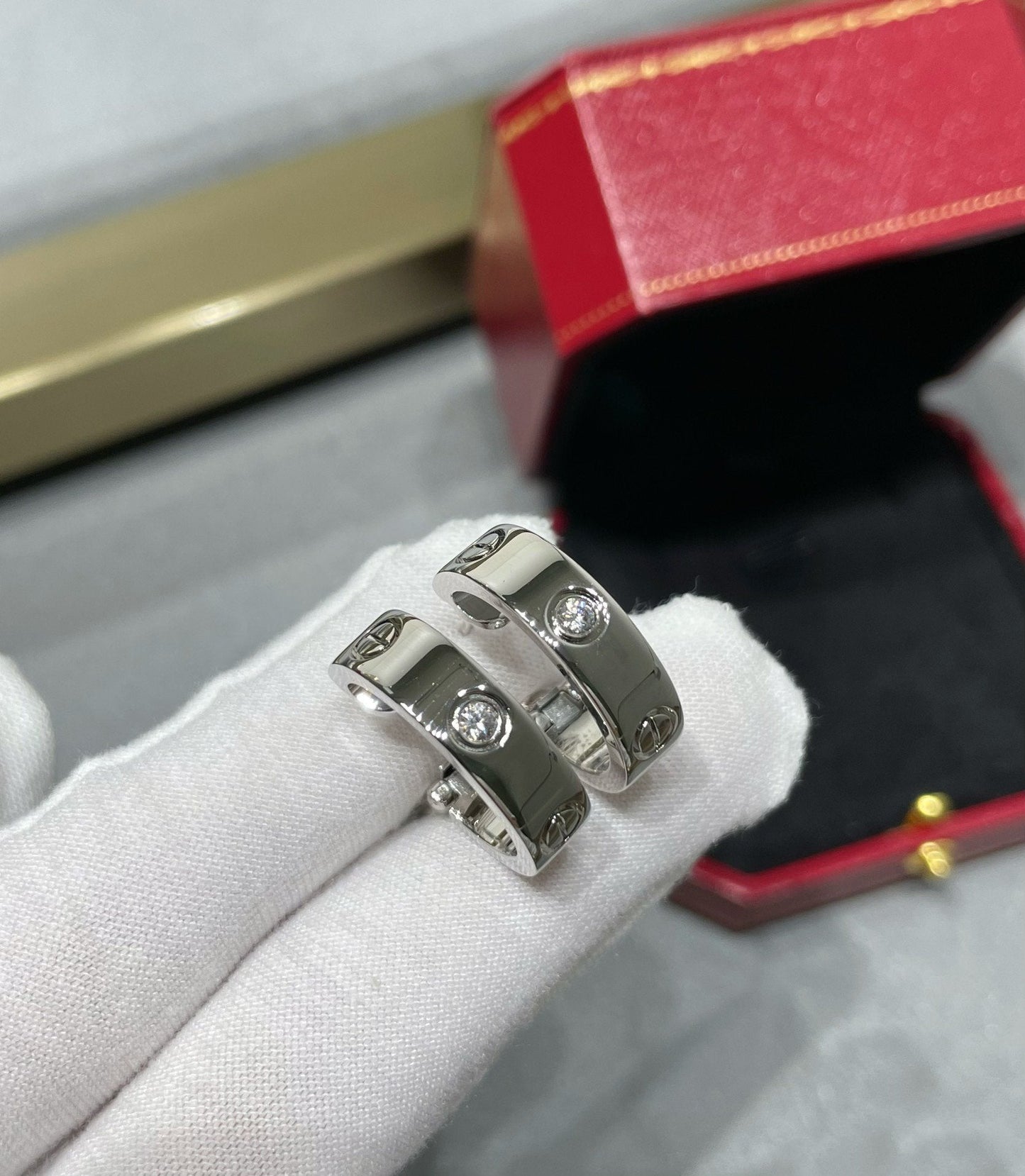 [Olivia JW]LOVE 5.5MM 1 DIAMOND EARRINGS