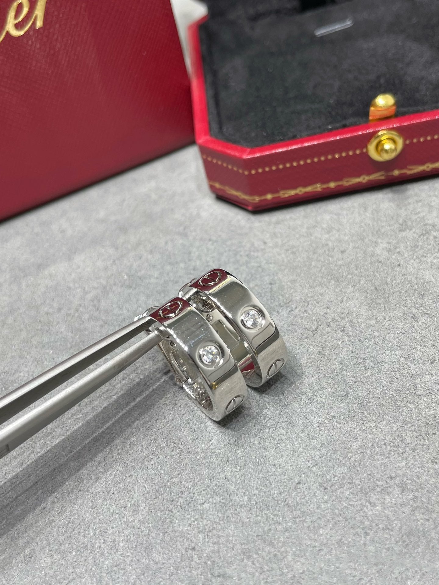 [Olivia JW]LOVE 5.5MM 1 DIAMOND EARRINGS
