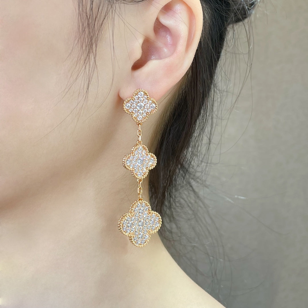 [Olivia JW]CLOVER 3 MOTIFS DIAMOND PAVED ROSE GOLD EARRINGS