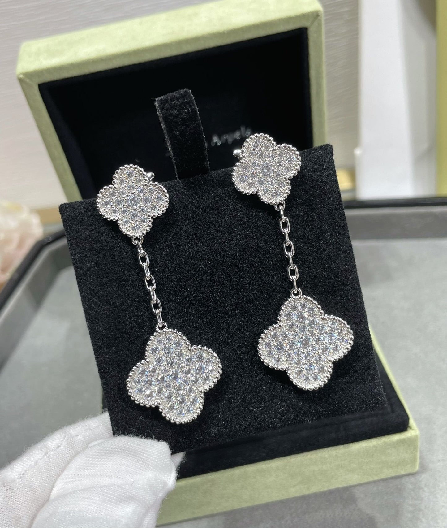 [Olivia JW]CLOVER 2 MOTIFS DIAMOND PAVED SILVER EARRINGS