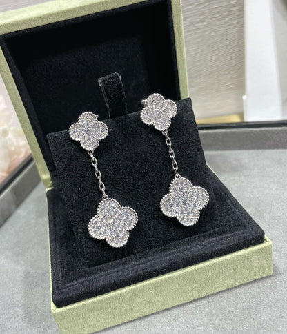 [Olivia JW]CLOVER 2 MOTIFS DIAMOND PAVED SILVER EARRINGS