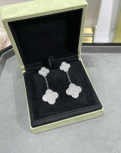 [Olivia JW]CLOVER 2 MOTIFS DIAMOND PAVED SILVER EARRINGS
