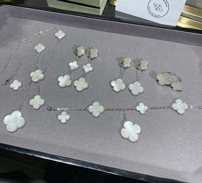 [Olivia JW]CLOVER 5 MOTIF WHITE MOP SILVER BRACELET