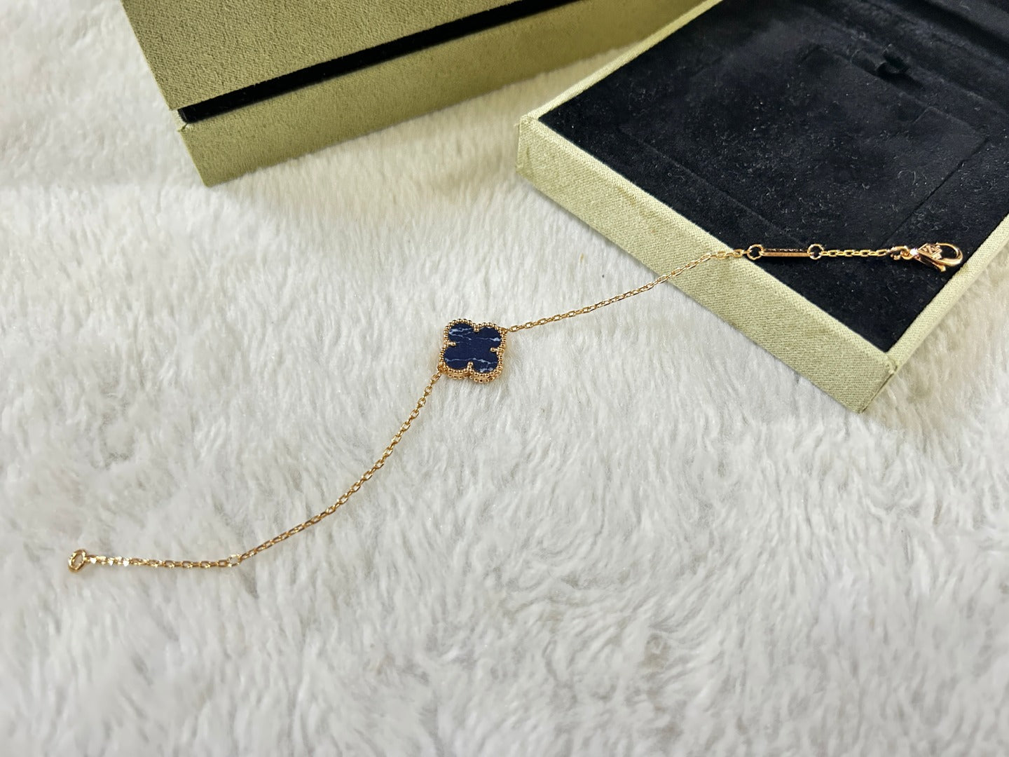 [Olivia JW]CLOVER 1 MOTIF PIETERSITE BRACELET