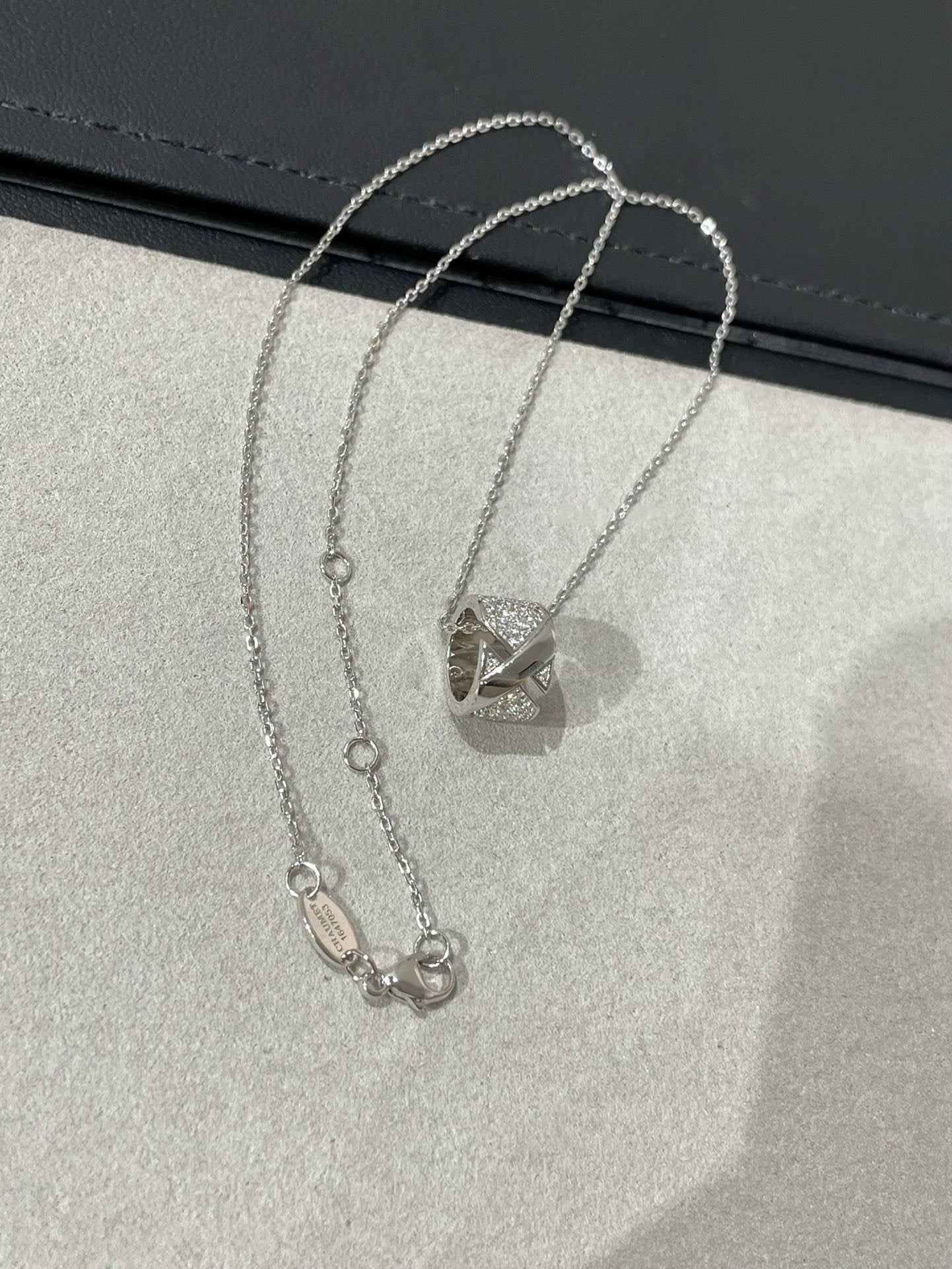 [Olivia JW]LIENS EVIDENCE DIAMOND PAVED NECKLACE