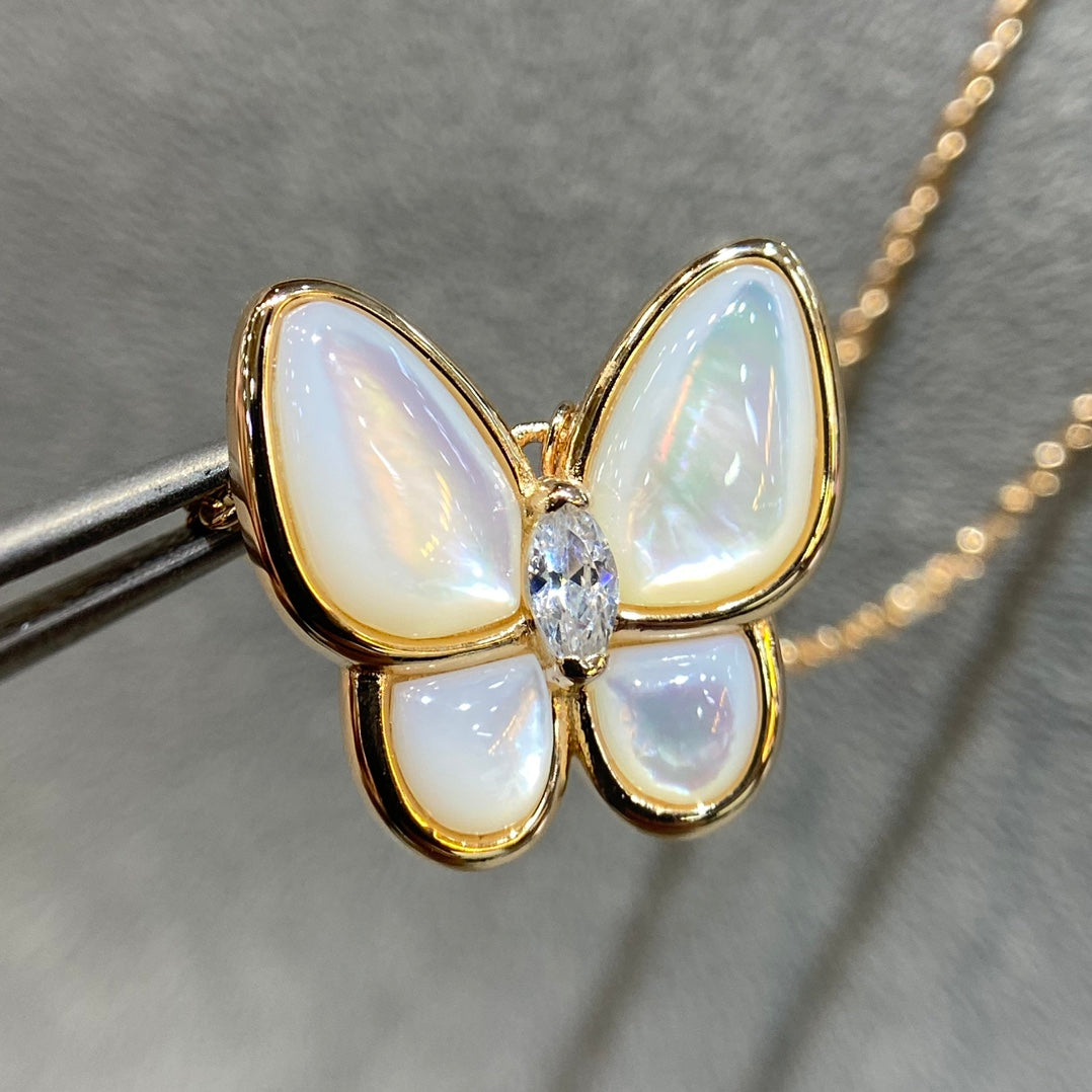 [Olivia JW]BUTTERFLY MOP DIAMOND NECKLACE