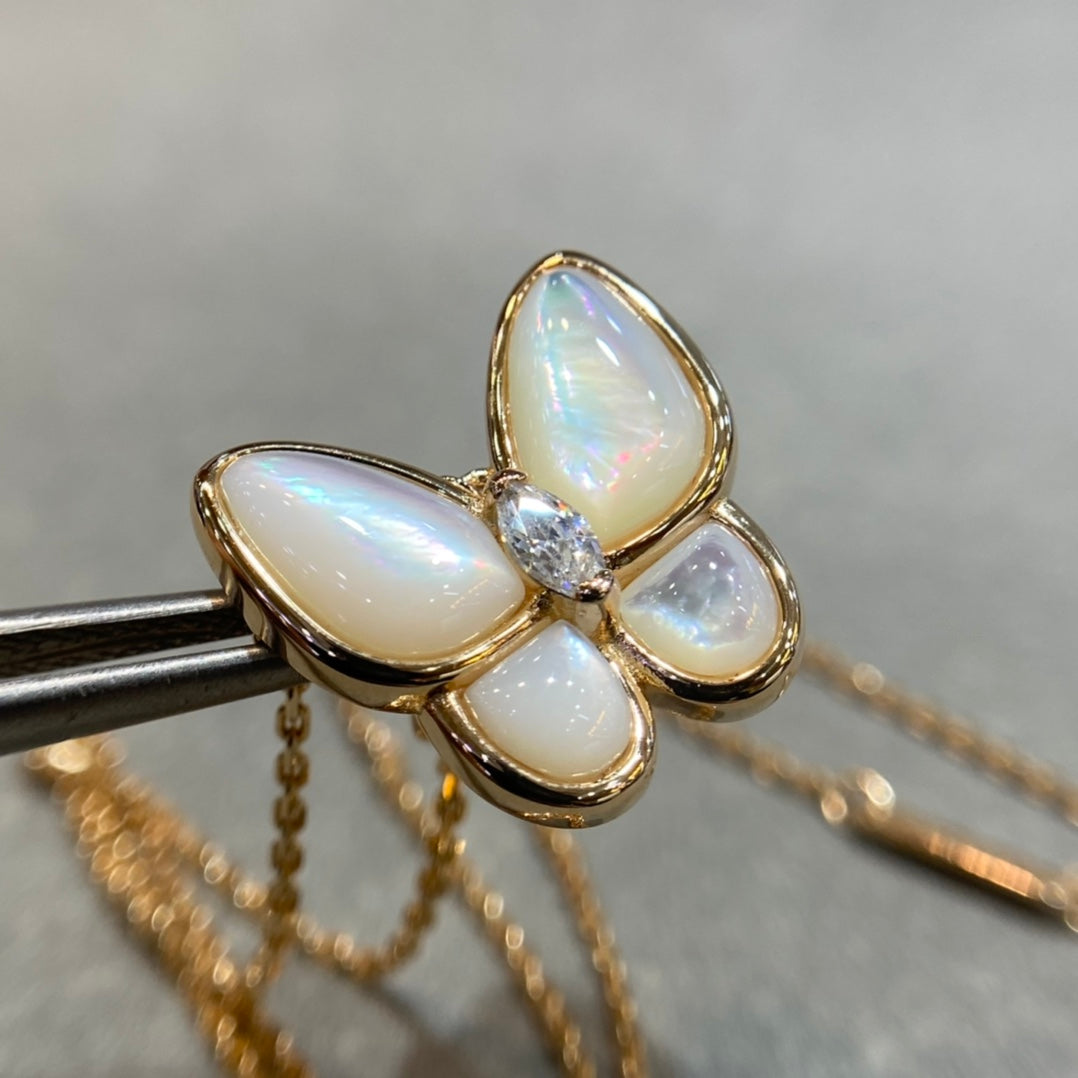 [Olivia JW]BUTTERFLY MOP DIAMOND NECKLACE