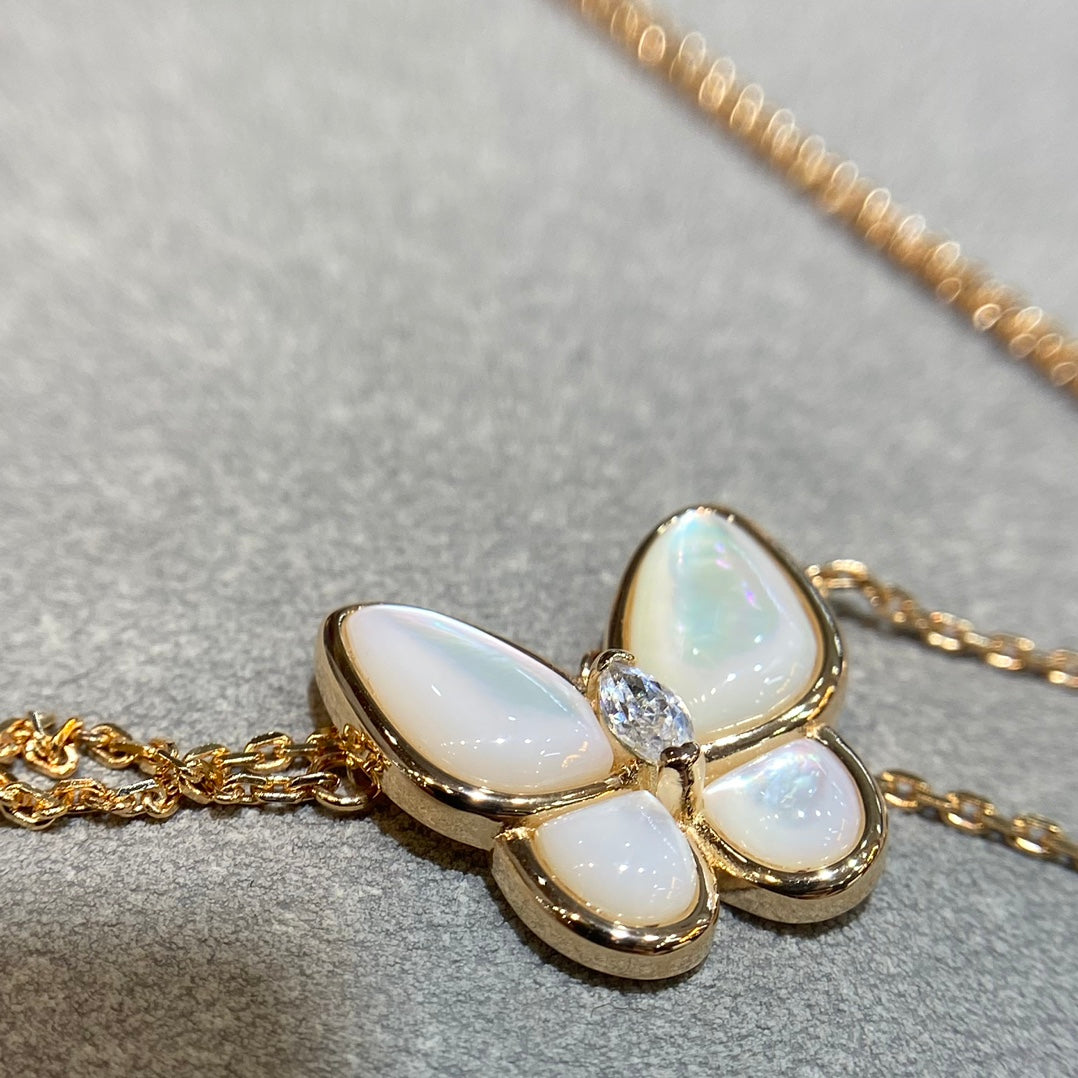 [Olivia JW]BUTTERFLY MOP DIAMOND NECKLACE