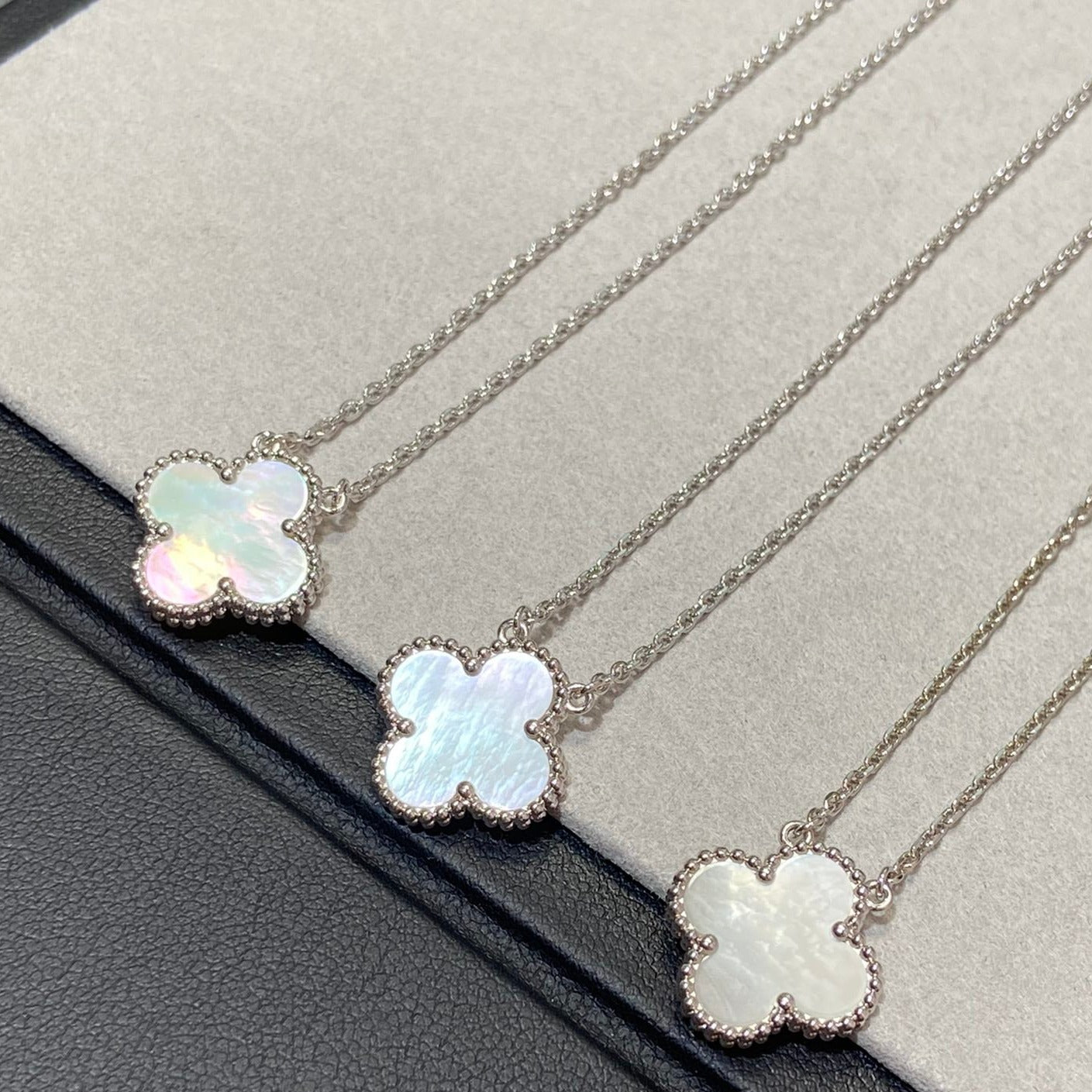 [Olivia JW]CLOVER MEDIUM SILVER WHITE MOP NECKLACE