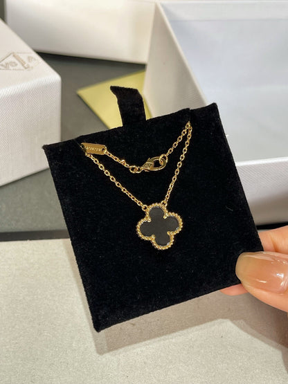 [Olivia JW]CLOVER ROCK CRYSTAL ROSE GOLD NECKLACE