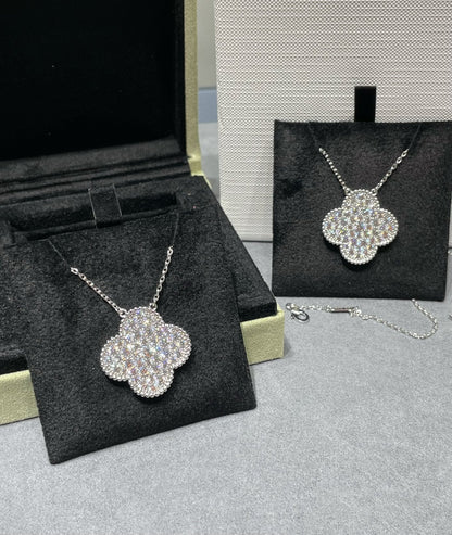 [Olivia JW]CLOVER 25MM LARGE PENDANT DIAMOND PAVED SILVER NECKLACE