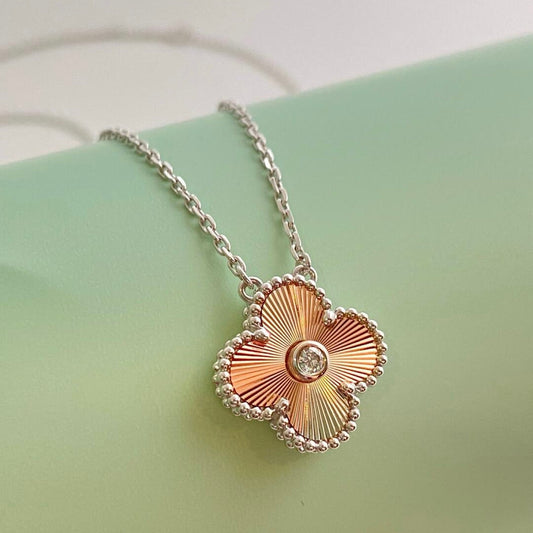 [Olivia JW]CLOVER 15MM DIAMOND LASER NECKLACE- CHRISTMAS 2024 SPECIAL EDITION