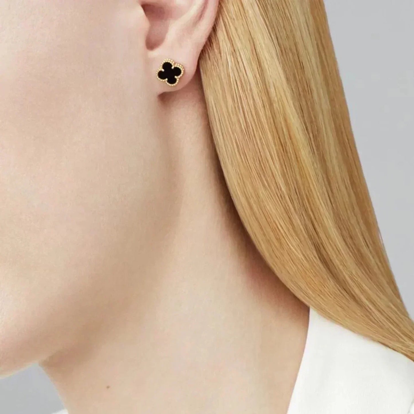 [Olivia JW]CLOVER MINI 9.5MM BLACK MOP EARRINGS