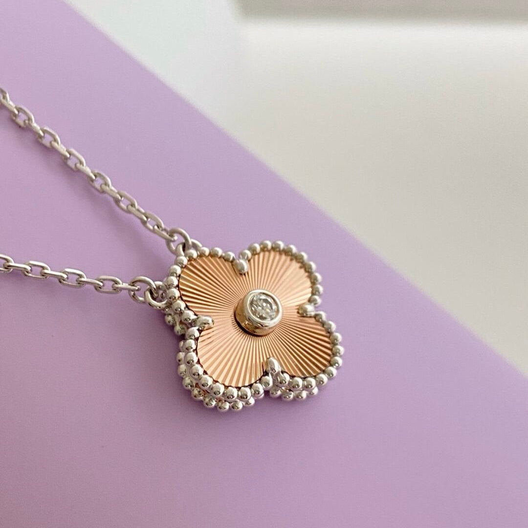 [Olivia JW]CLOVER 15MM DIAMOND LASER NECKLACE- CHRISTMAS 2024 SPECIAL EDITION