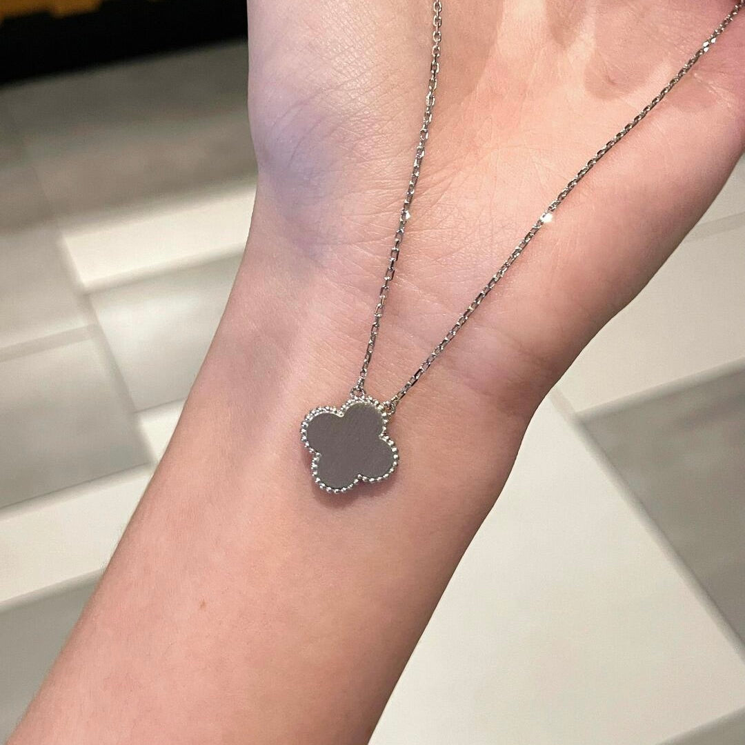 [Olivia JW]CLOVER 15MM DIAMOND LASER NECKLACE- CHRISTMAS 2024 SPECIAL EDITION