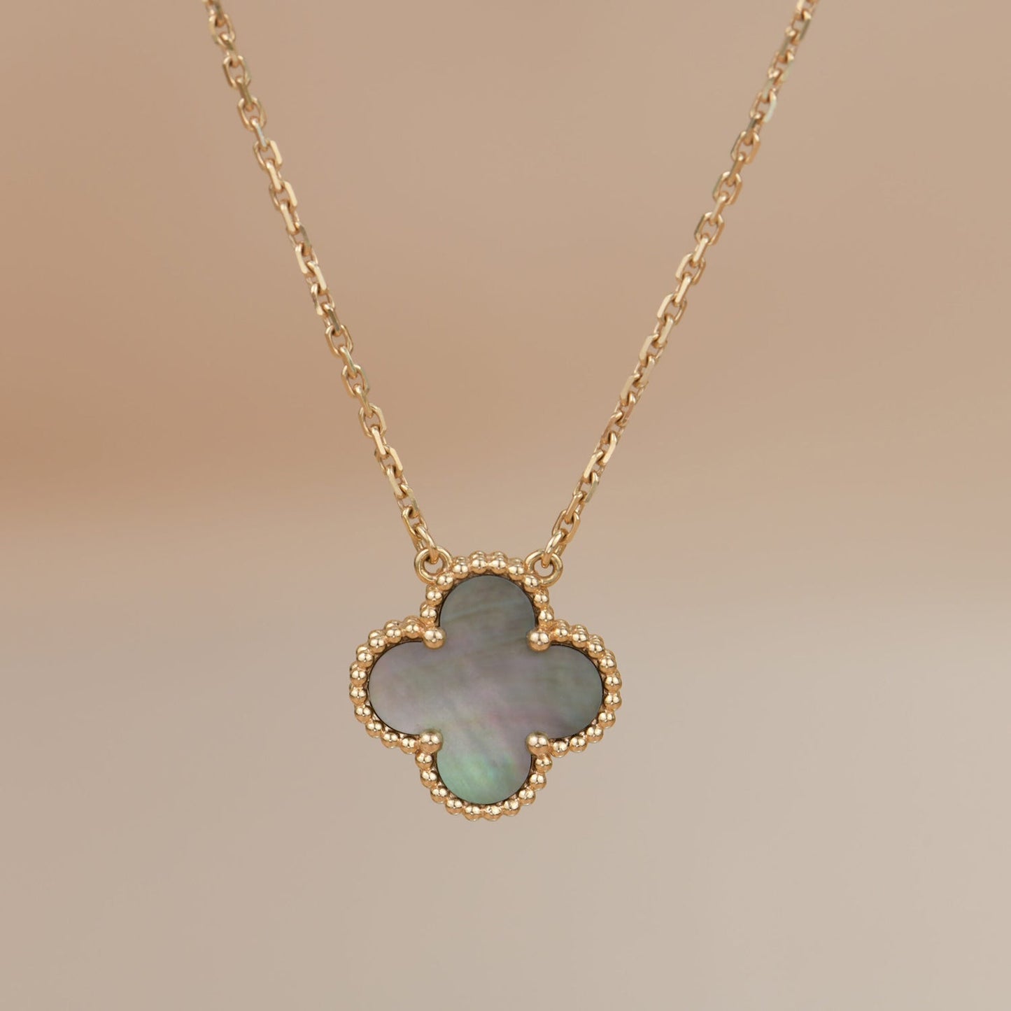 [Olivia JW]CLOVER 15MM  GRAY MOTHER OF PEARL NECKLACE