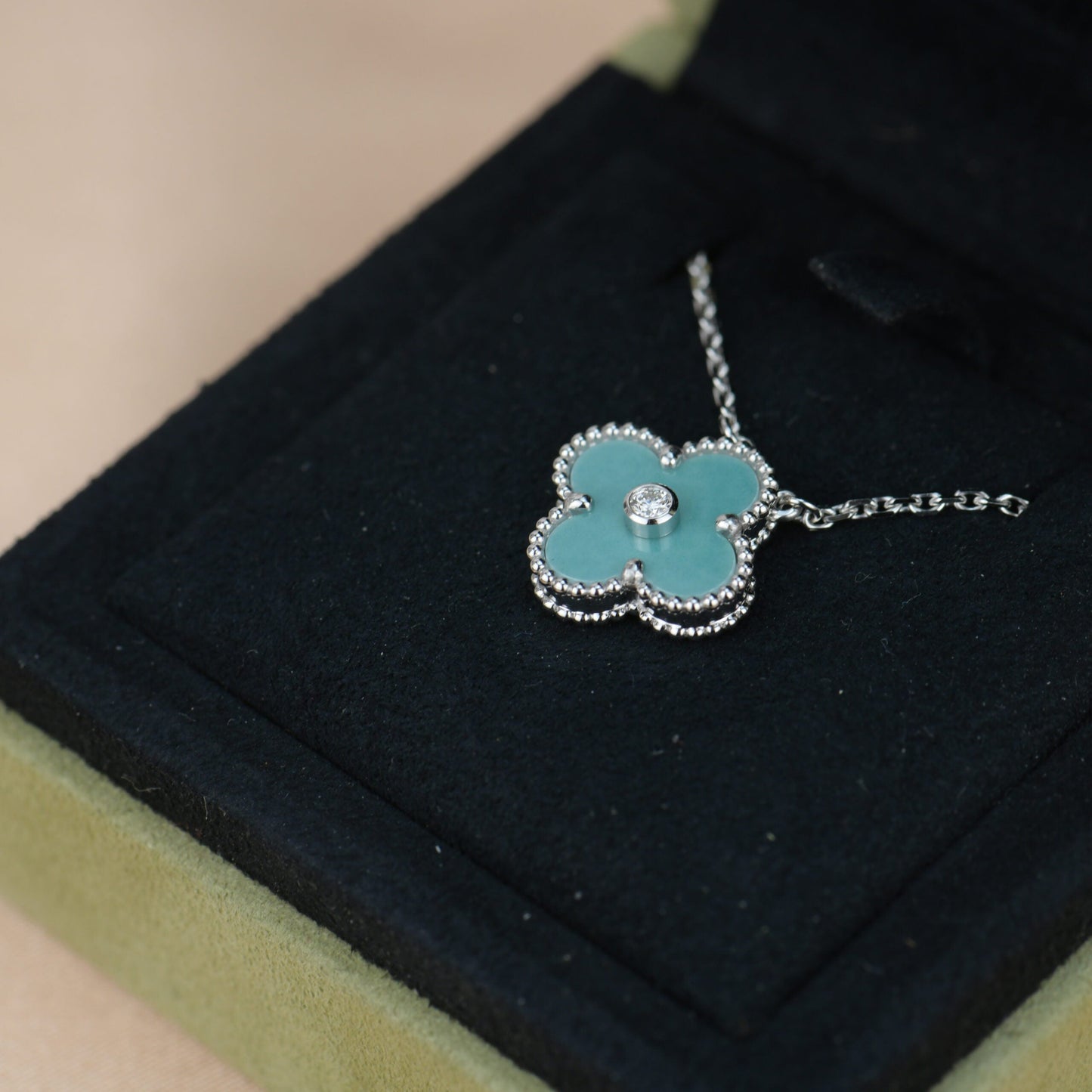 [Olivia JW]CLOVER 15MM DIAMOND SVRES PORCELAIN  NECKLACE SILVER