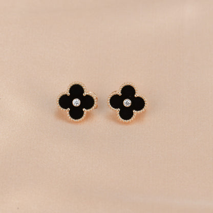 [Olivia JW]CLOVER MEDIUM 1 MOTIFS ONYX DIAMOND EARRINGS
