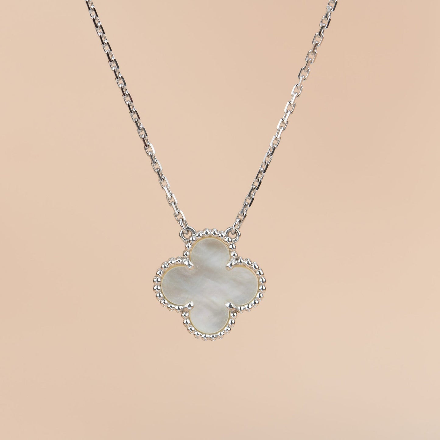 [Olivia JW]CLOVER  15MM WHITE MOTHER-OF-PEARL SILVER