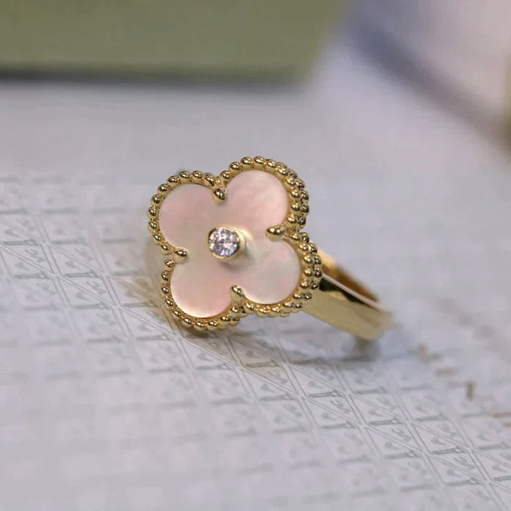 [Olivia JW]CLOVER PINK MOP RING GOLD DIAMOND