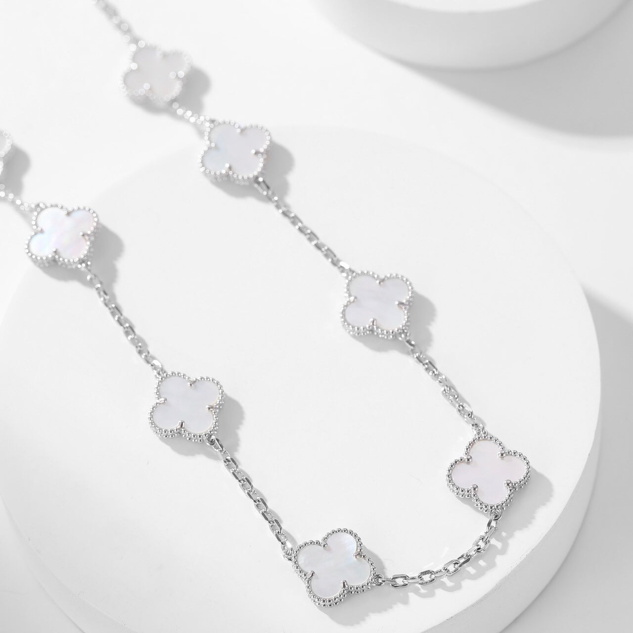 [Olivia JW]CLOVER 10 MOTIFS WHITE MOTHER OF PEARL NECKLACE