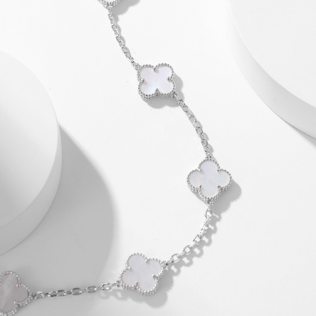[Olivia JW]CLOVER 10 MOTIFS WHITE MOTHER OF PEARL NECKLACE