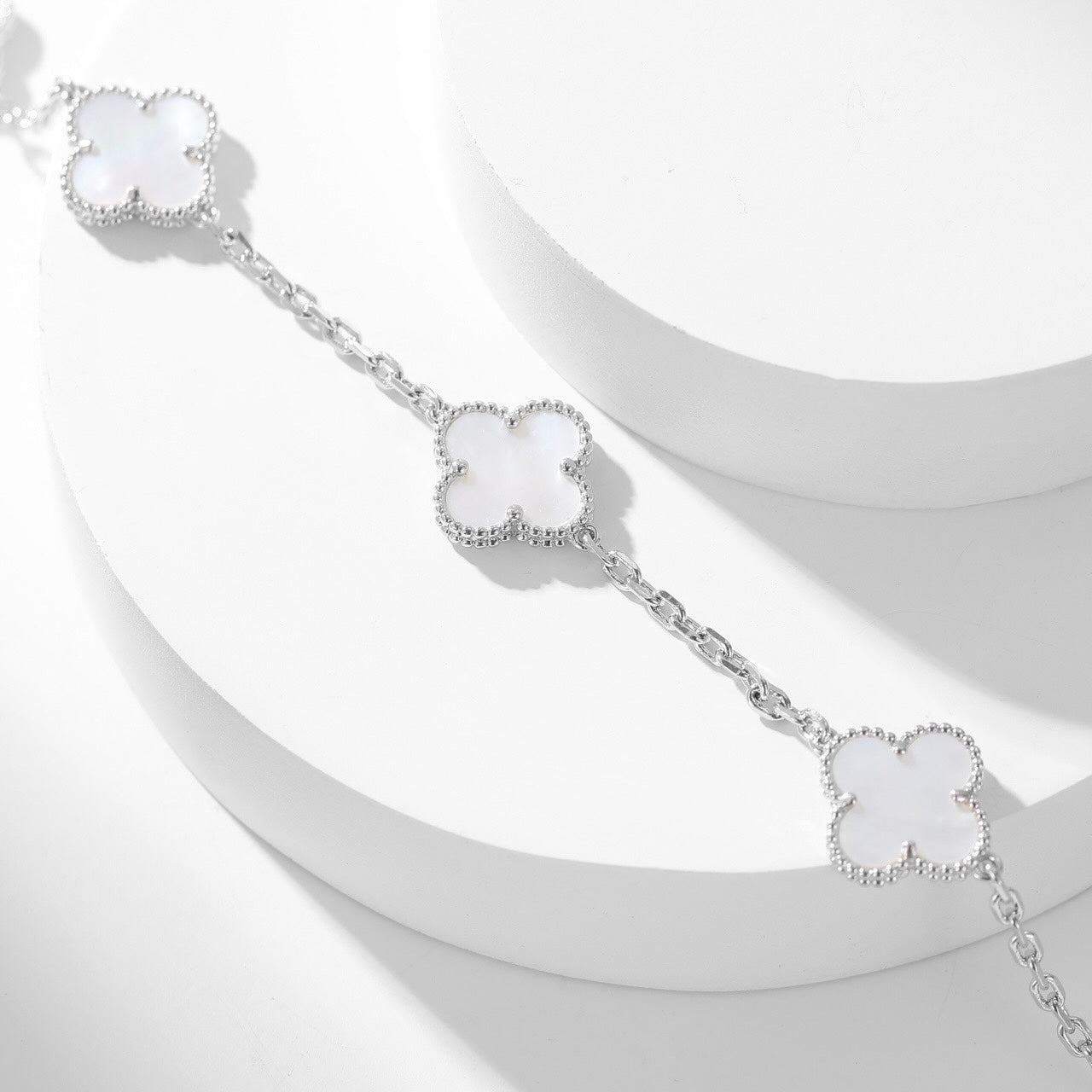[Olivia JW]CLOVER 10 MOTIFS WHITE MOTHER OF PEARL NECKLACE