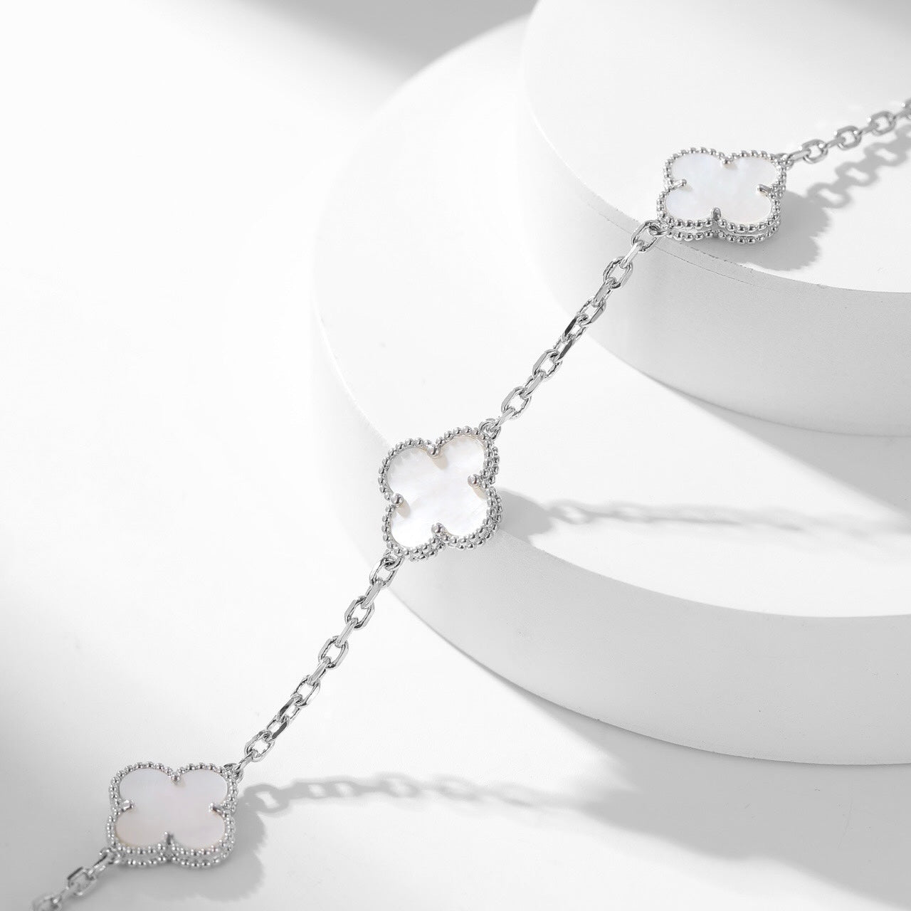 [Olivia JW]CLOVER 10 MOTIFS WHITE MOTHER OF PEARL NECKLACE