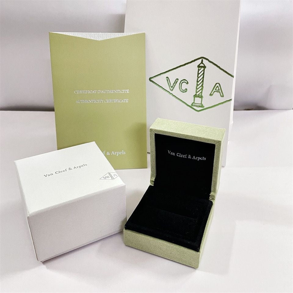 [Olivia JW]VA CLOVER BRACELET NECKLACE RING BOX GIFT BAG