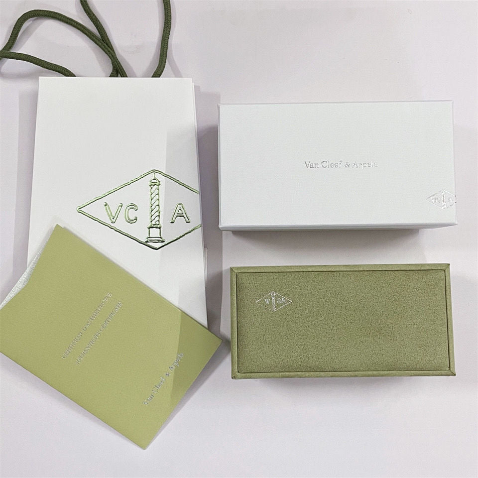 [Olivia JW]VA CLOVER BRACELET NECKLACE RING BOX GIFT BAG