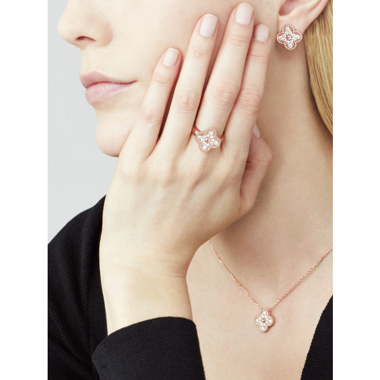 [Olivia JW]CLOVER 15MM DIAMOND SINGLE FLOWER NECKLACE