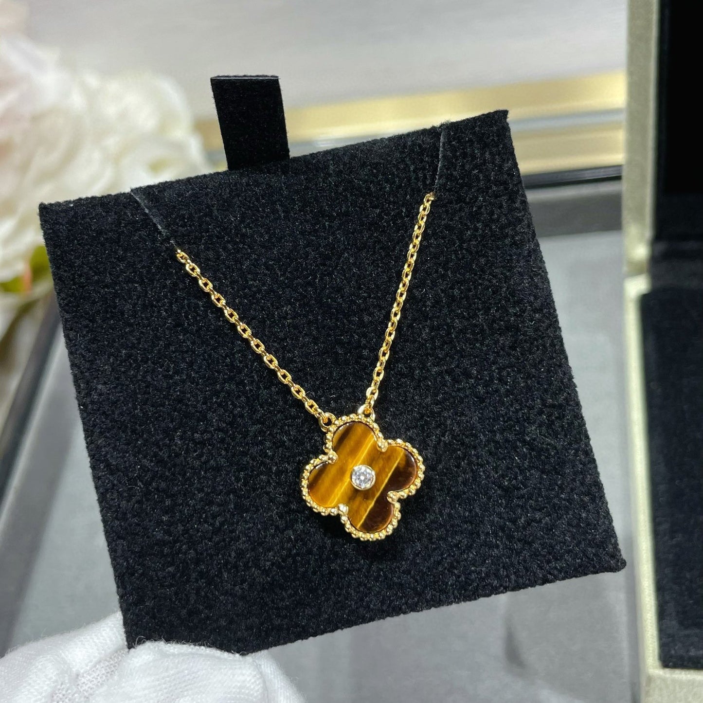 [Olivia JW]CLOVER 15MM DIAMOND AND YELLOW TIGER'S EYE AGATE necklace