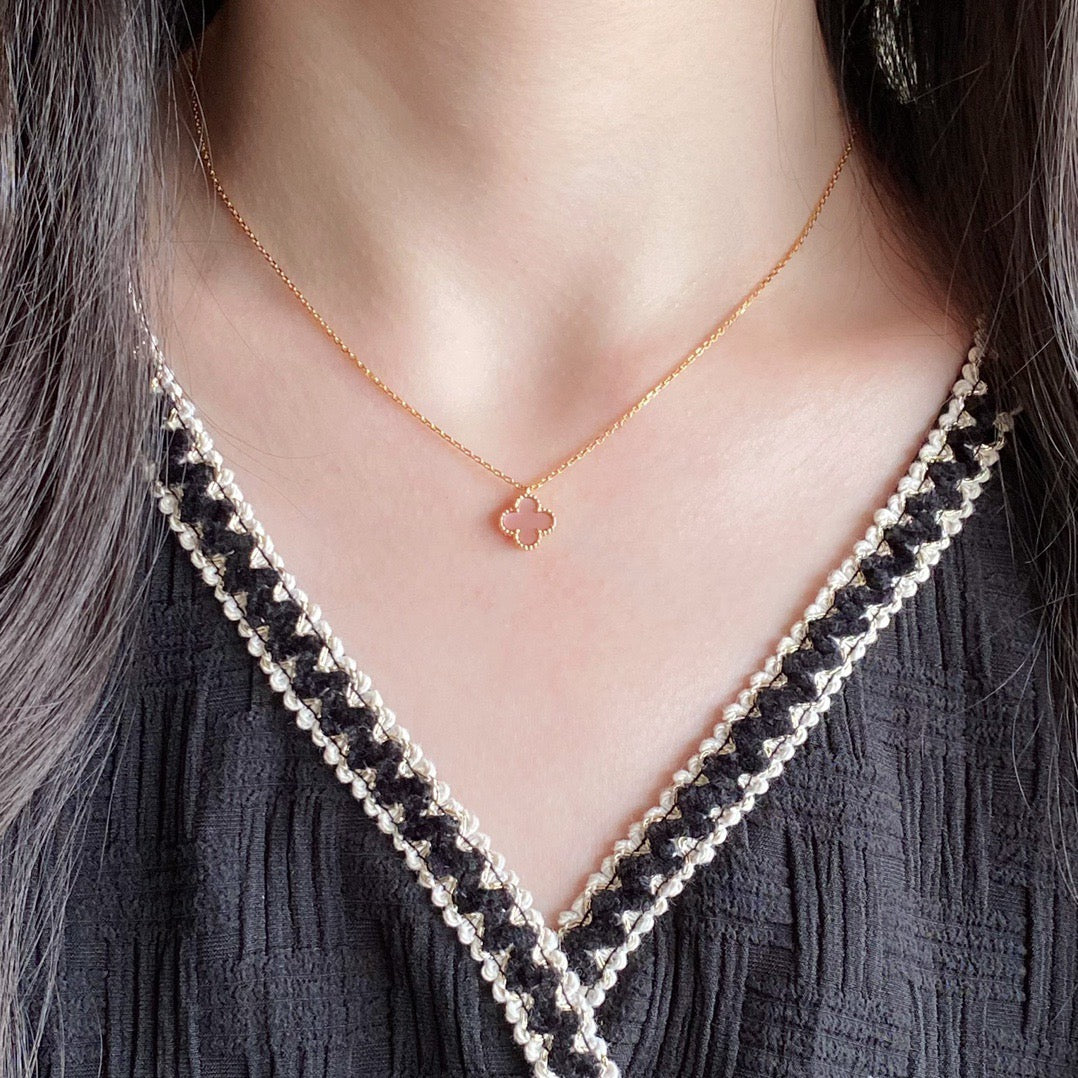 [Olivia JW]CLOVER 15MM PINK MOTHER-OF-PEARL SINGLE FLOWER NECKLACE