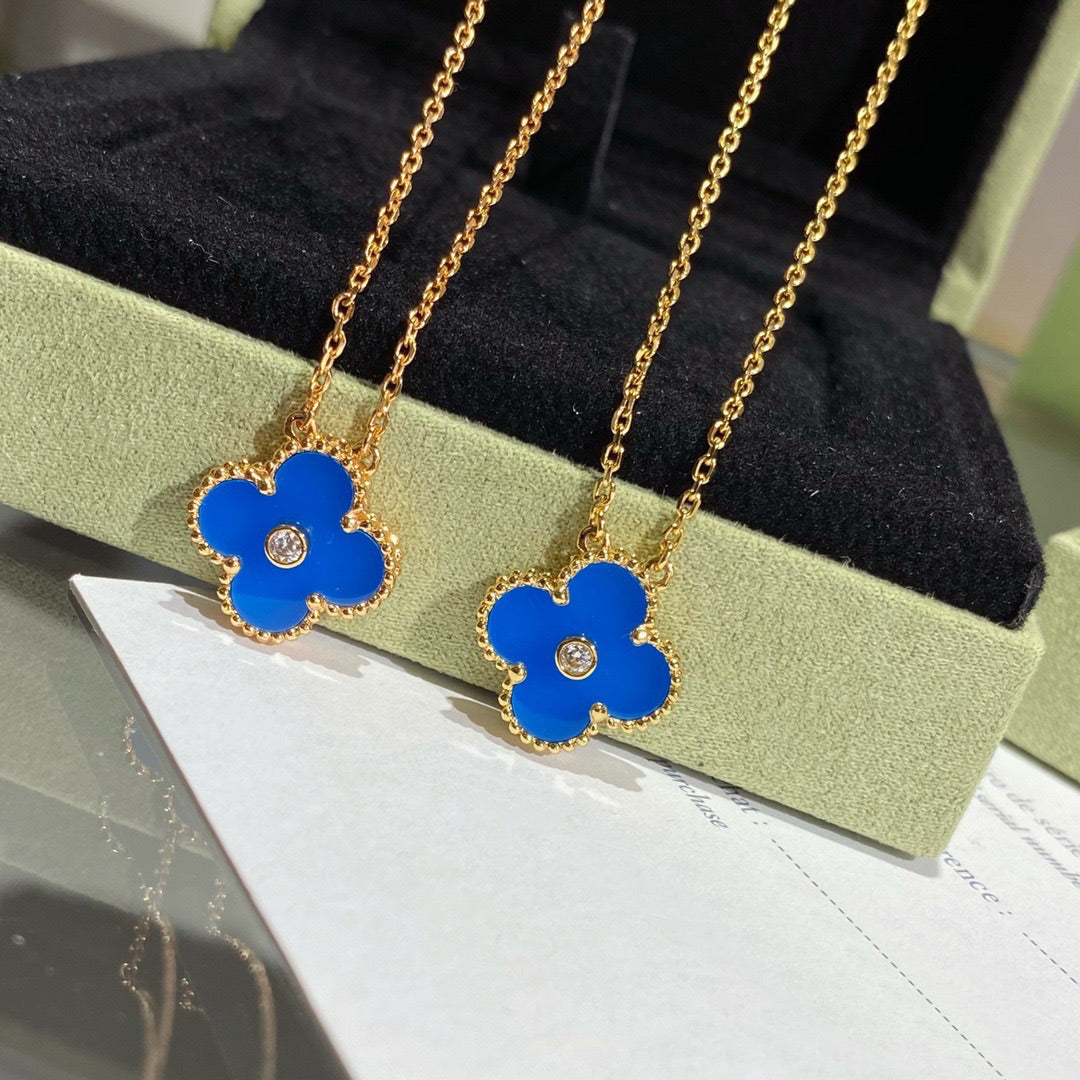 [Olivia JW]CLOVER 15MM DIAMOND AND BLUE AGATE NECKLACE