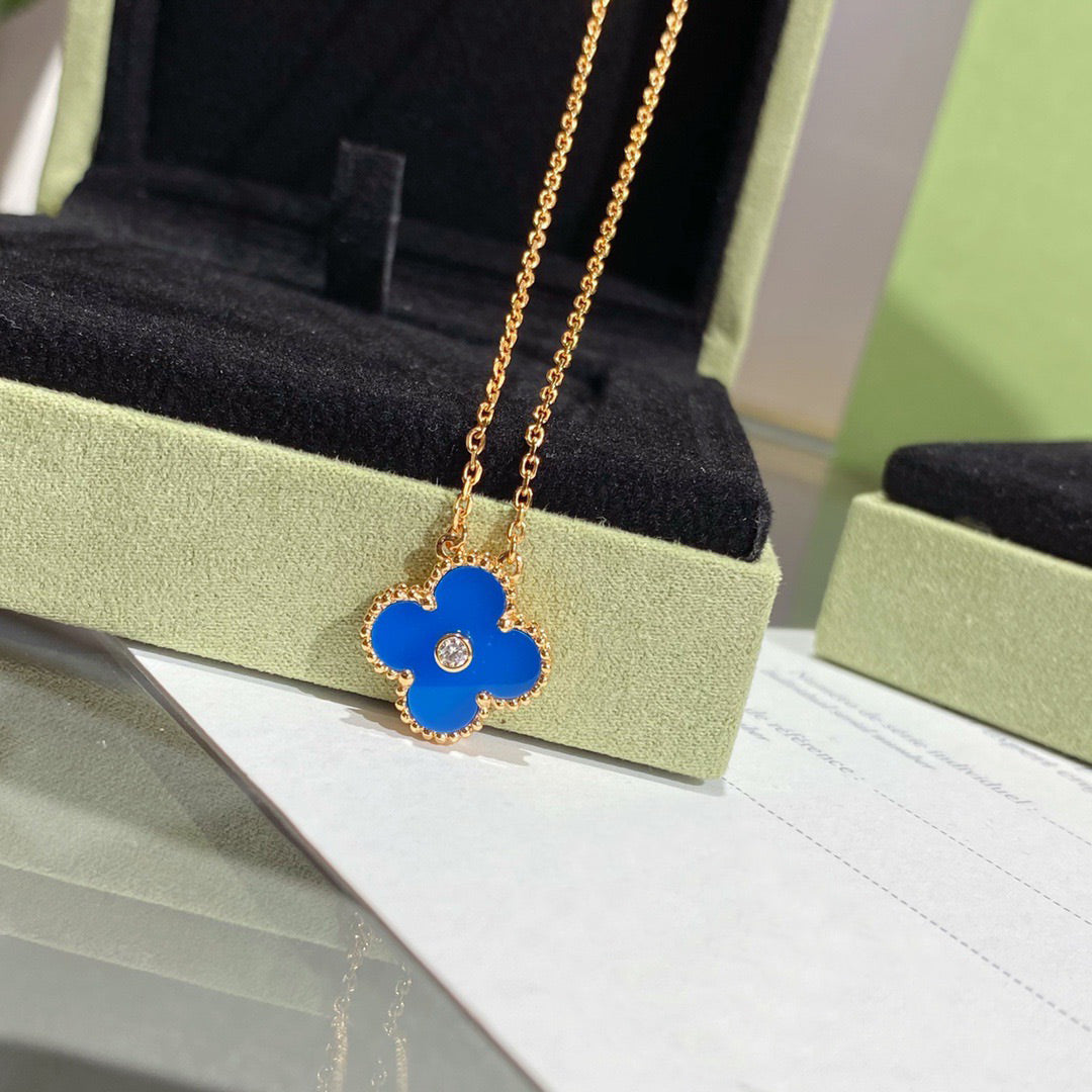 [Olivia JW]CLOVER 15MM DIAMOND AND BLUE AGATE NECKLACE