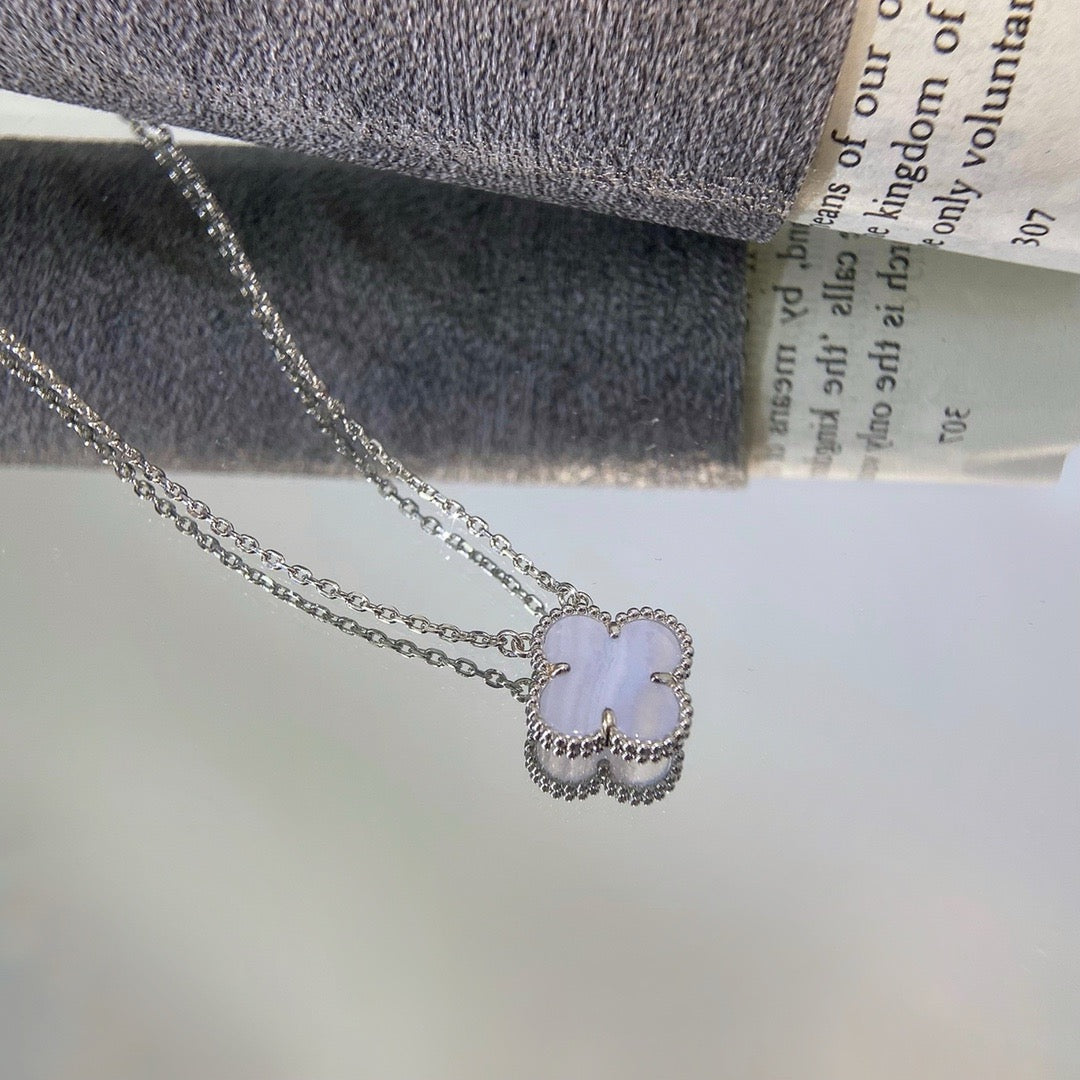 [Olivia JW]CLOVER 15MM BLUE CHALCEDONY NECKLACE SILVER