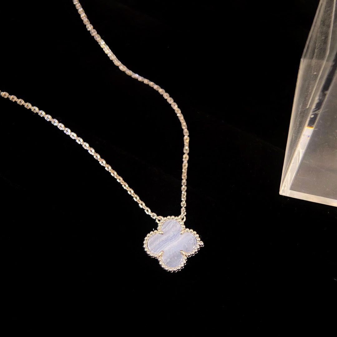 [Olivia JW]CLOVER 15MM BLUE CHALCEDONY NECKLACE SILVER