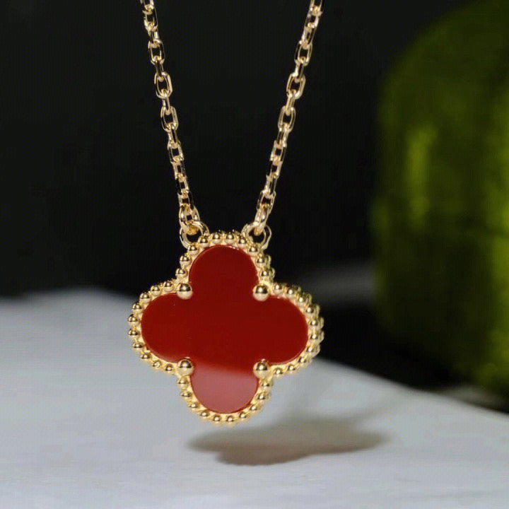 [Olivia JW]CLOVER 15MM CARNELIAN SINGLE FLOWER NECKLACE