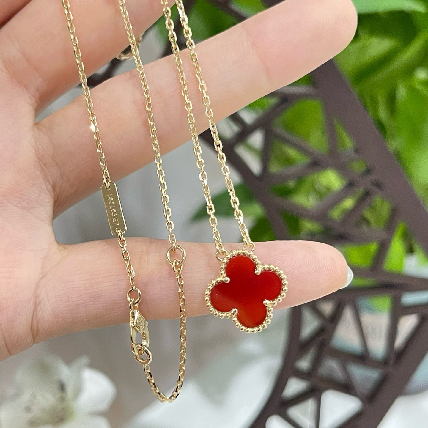 [Olivia JW]CLOVER 15MM CARNELIAN SINGLE FLOWER NECKLACE