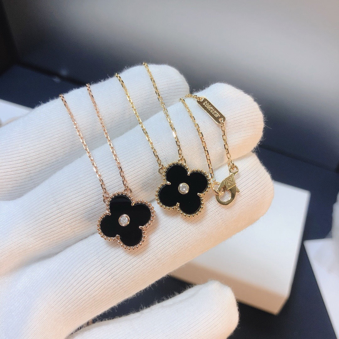 [Olivia JW]CLOVER 15MM DIAMOND ONYX NECKLACE