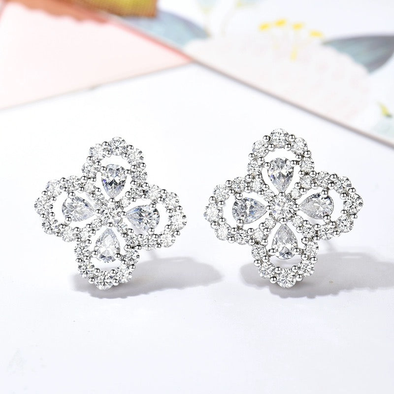 [Olivia JW]LOOP EARRINGS FULL MOTIF DIAMOND 16MM