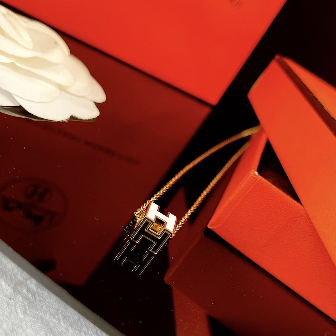 [Olivia JW]H WHITE SQUARE GOLD NECKLACE