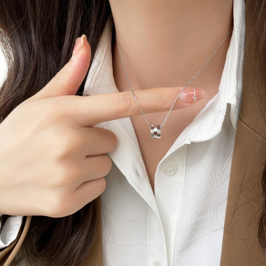 [Olivia JW]BEE MINI PEDANT DIAMOND NECKLACE