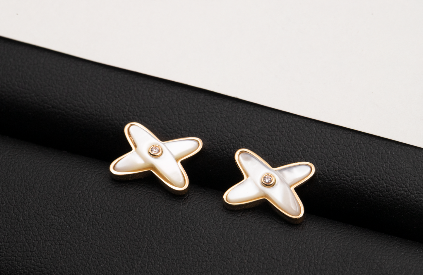 [Olivia JW]JEUX DE WHITE MOP ROSE GOLD DIAMOND EARRINGS