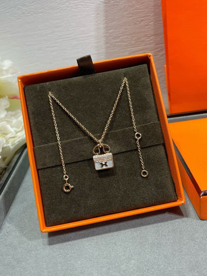 [Olivia JW]H CIRCE MOISSANITE PENDANT NECKLACE GOLD