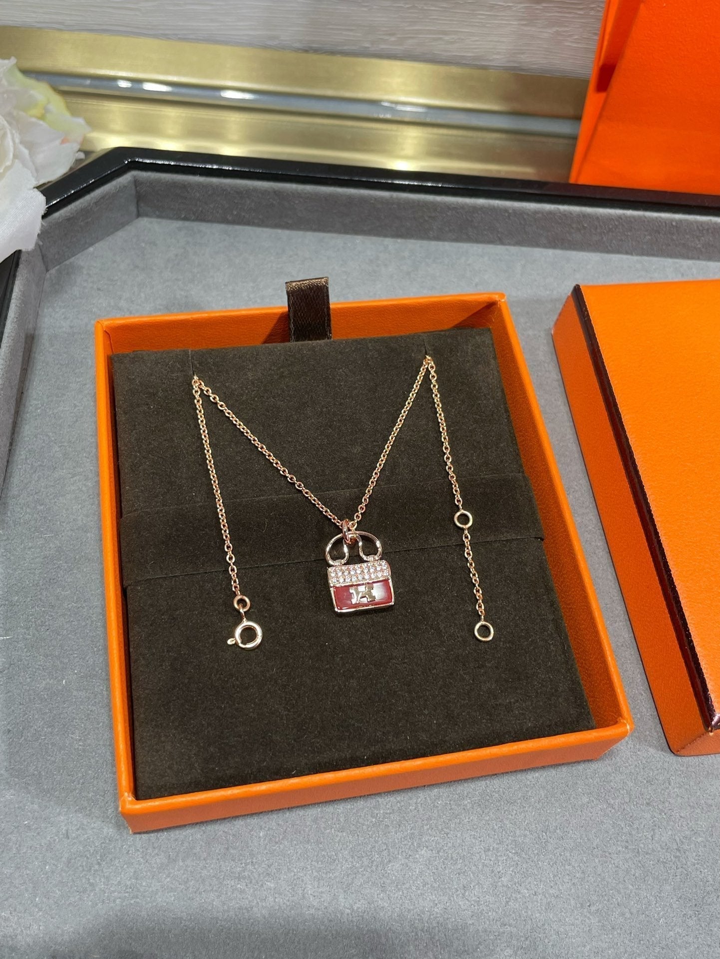 [Olivia JW]H CIRCE MOISSANITE PENDANT NECKLACE GOLD
